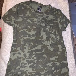 Camo T-Shirt Vneck
